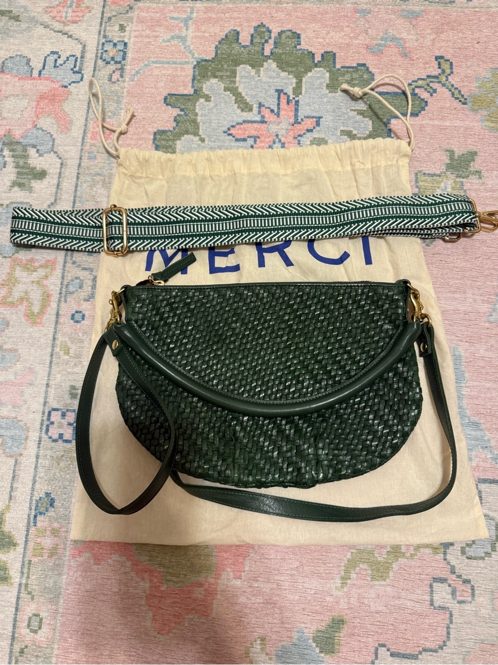Clare V petit moyen